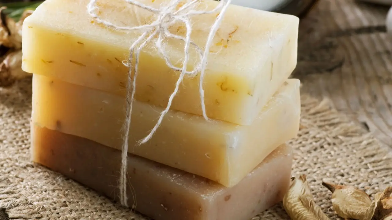 I tre saponi naturali da usare al posto del green soap per pulire casa senza chimica