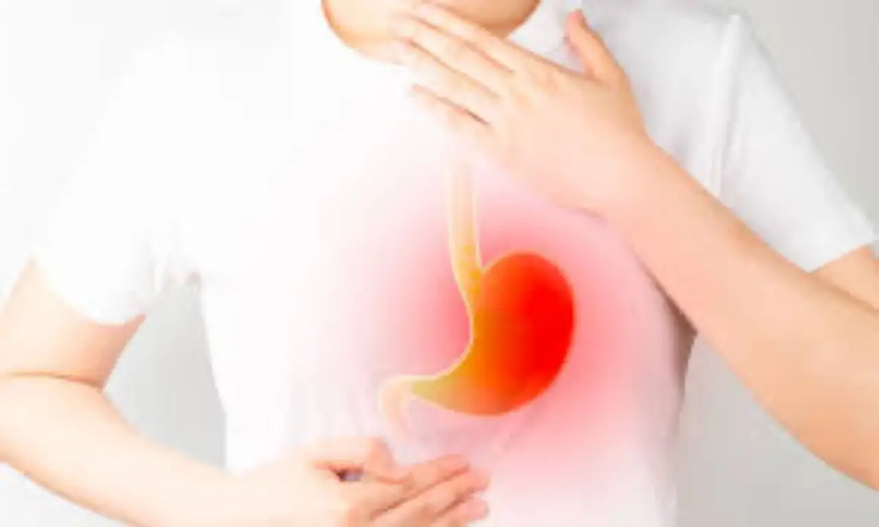 Senti un peso o una palla alla bocca dello stomaco? Attenzione a queste cause nascoste