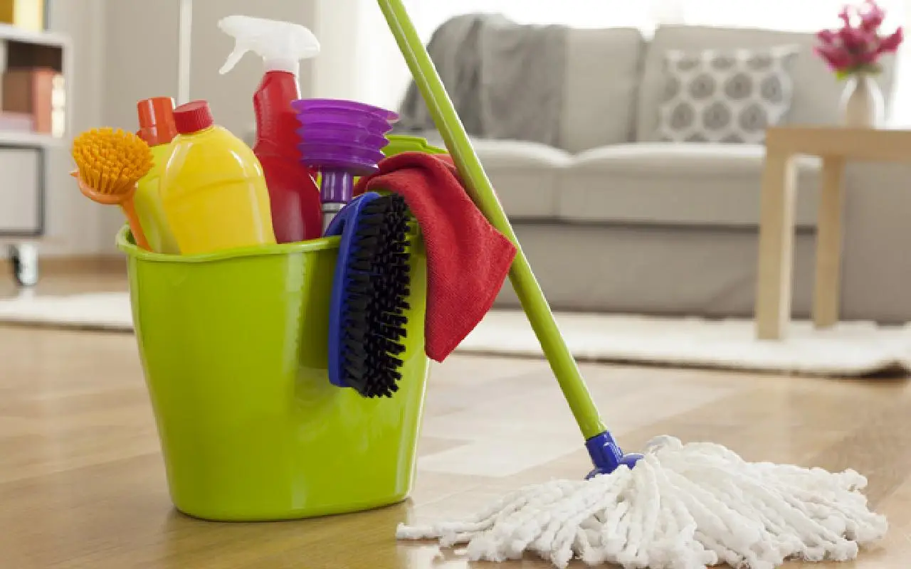 Fare le pulizie è un lavoro umile o dignitoso? Ecco la verità che molti nascondono