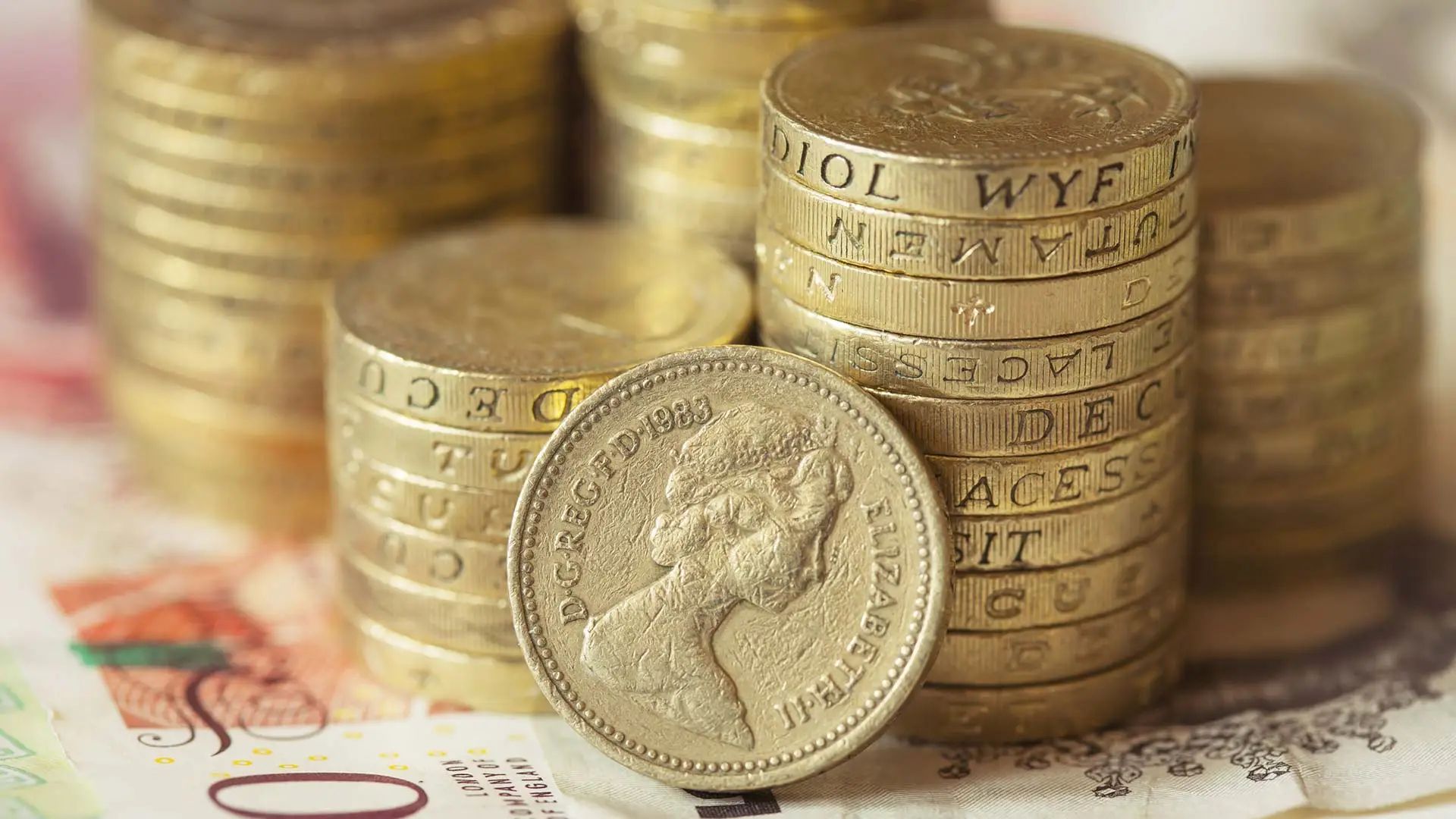 Se avevi una sterlina d’oro nel 1980 ora varrebbe una fortuna: ecco quanto hai perso